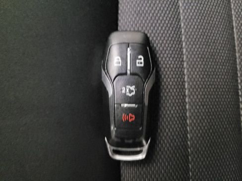 Used 2016 Ford Edge SE AWD/4WD image 32