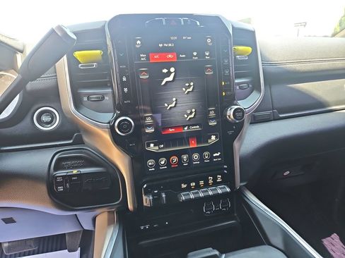 Used 2019 RAM 3500 Laramie AWD/4WD image 17