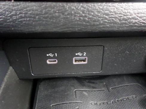 Used 2022 Mitsubishi Outlander ES image 14