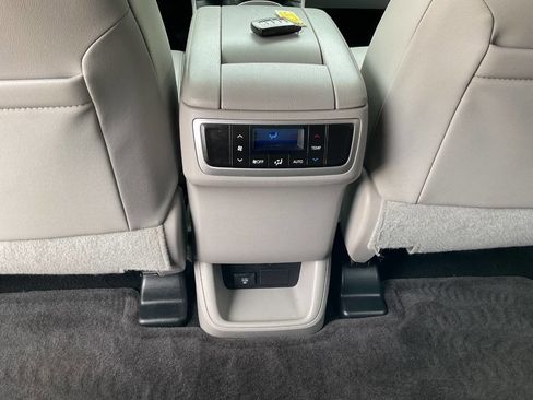 Used 2014 Toyota Highlander XLE image 35