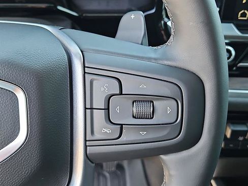 Used 2025 GMC Sierra 1500 SLT AWD/4WD image 18