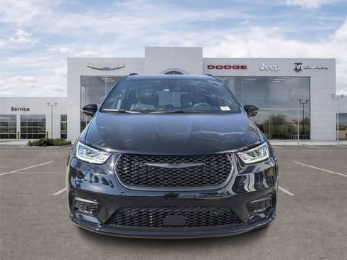 New 2026 Chrysler Pacifica Select FWD image 6