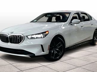 Used 2025 BMW i5 eDrive40i w/ Premium Package video 1