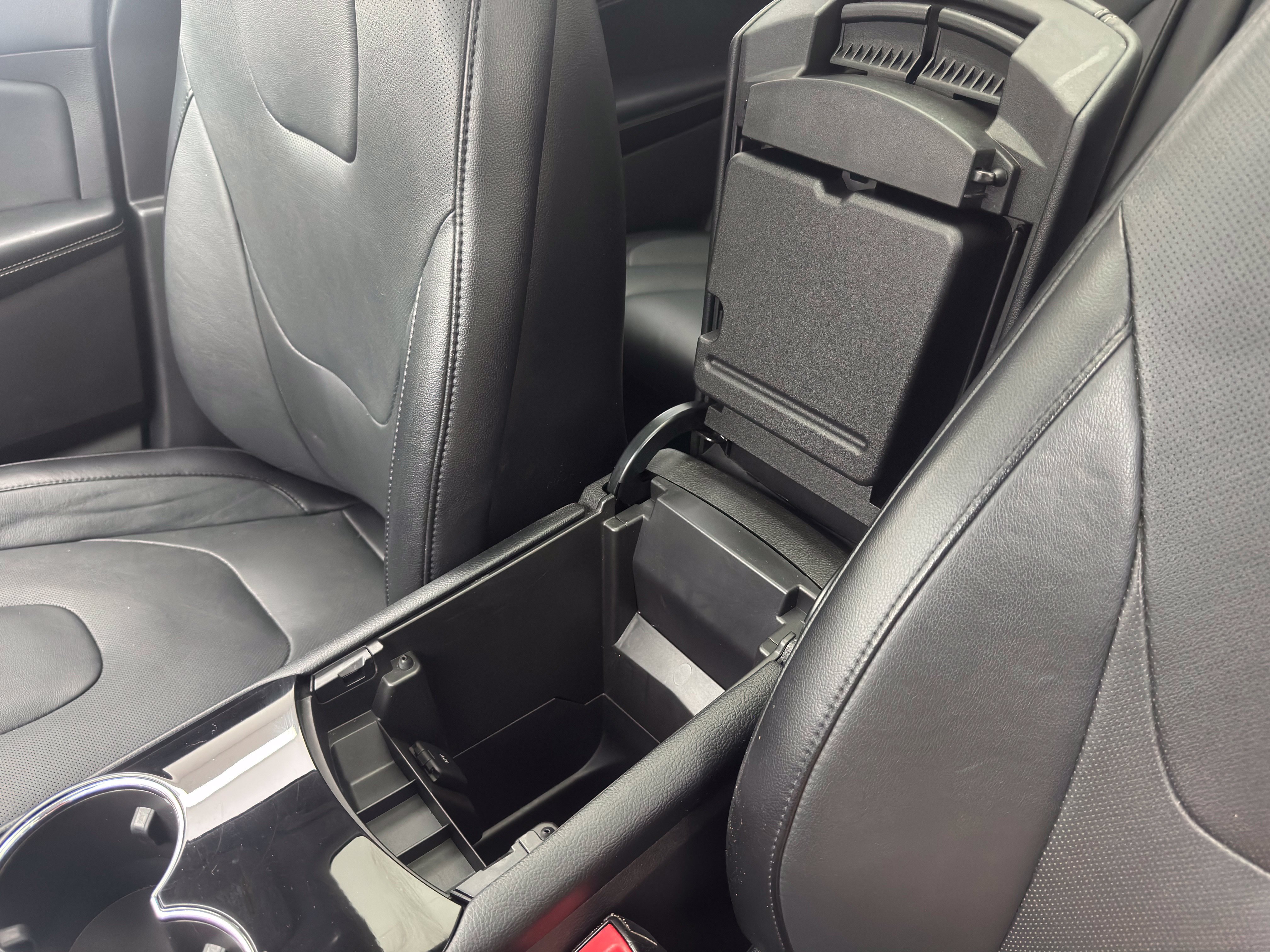 Used 2016 Ford Edge Titanium w/ Equipment Group 301A AWD/4WD image 32