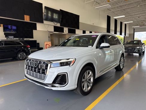 Used 2025 Audi Q7 2.0T Premium AWD/4WD image 2