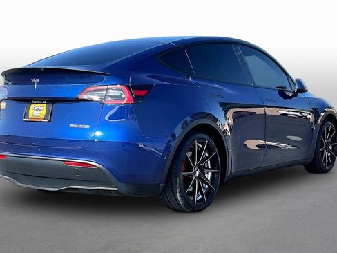 Used 2021 Tesla Model Y Performance AWD/4WD image 2