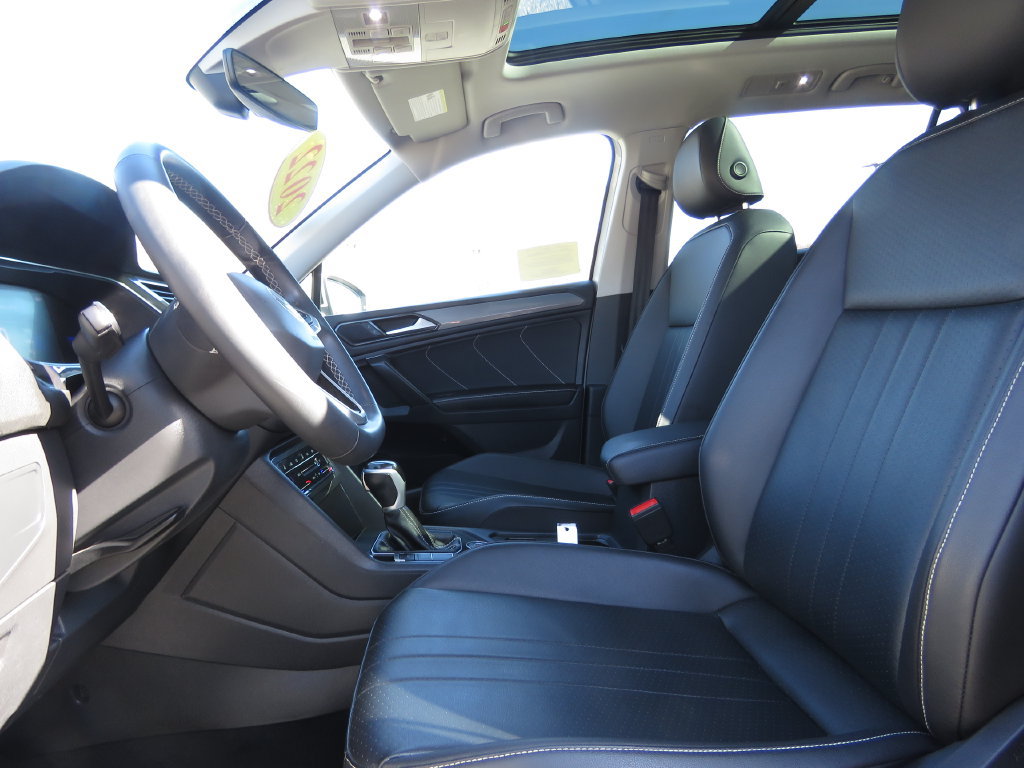 Used 2022 Volkswagen Tiguan SE AWD/4WD image 10
