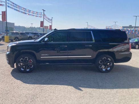 Used 2019 GMC Yukon XL Denali w/ Denali Ultimate Package AWD/4WD image 4