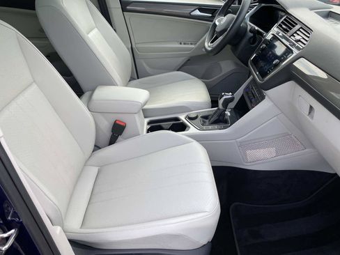 Used 2023 Volkswagen Tiguan SE AWD/4WD image 20