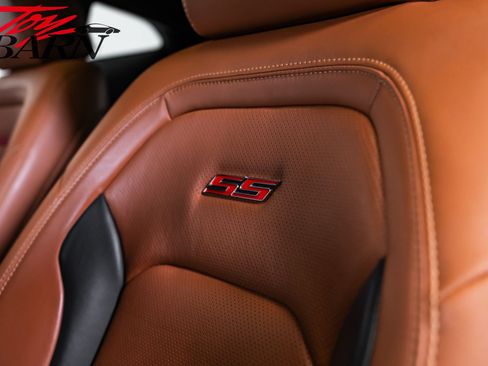 Used 2016 Chevrolet Camaro SS RWD image 26