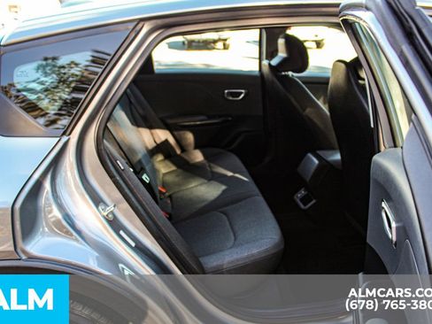 Used 2025 Kia K4 LXS image 19