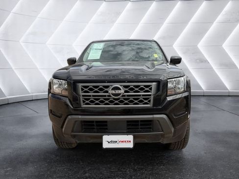 Used 2022 Nissan Frontier SV RWD image 2