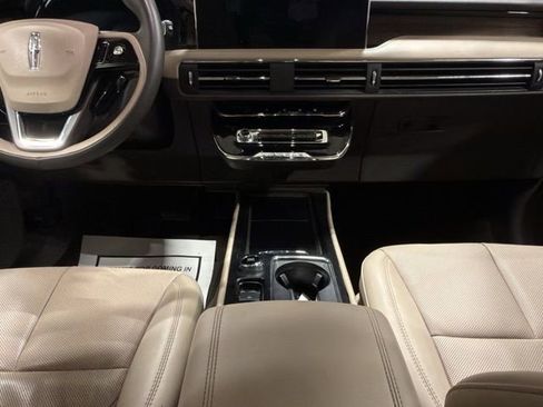 Used 2023 Lincoln Corsair Reserve image 14