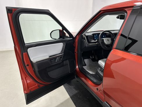 Used 2022 Rivian R1T Adventure AWD/4WD image 16