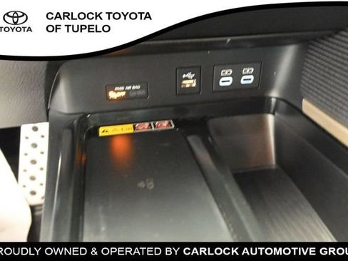 Used 2025 Toyota Camry SE FWD image 15