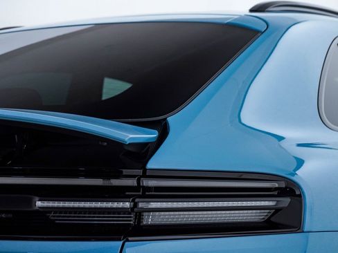 New 2025 Porsche Macan 4S Electric image 12