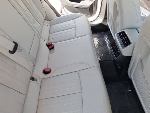 Used 2024 Audi Q8 e-tron Premium Plus w/ Premium Plus Package image 11