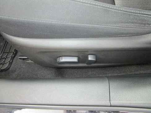 Used 2024 Nissan Altima 2.5 SV image 18