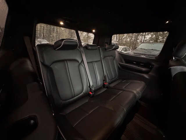 Used 2022 Jeep Grand Wagoneer Series II w/ Premium Group II AWD/4WD image 35