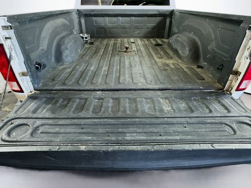 Used 2018 RAM 2500 Tradesman w/ Chrome Appearance Group image 23