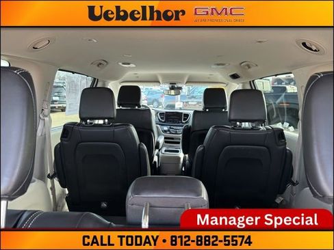 Used 2024 Chrysler Pacifica Touring-L image 12