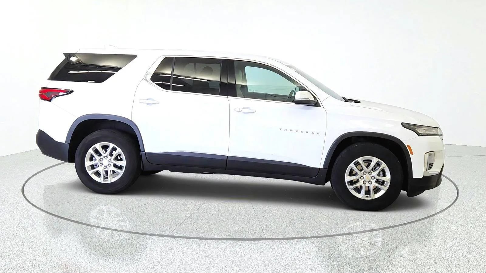 Used 2023 Chevrolet Traverse LS w/ Safety Package AWD/4WD image 10