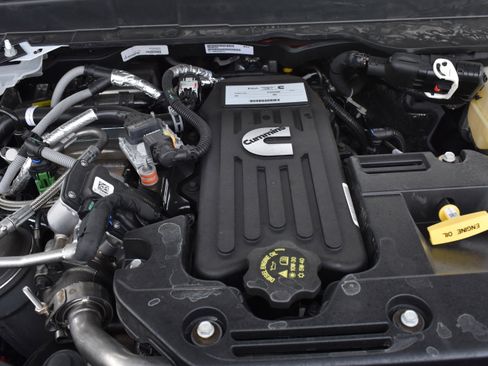 New 2025 RAM 2500 Laramie image 36