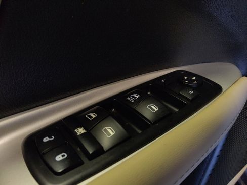 Used 2019 Dodge Journey SE w/ Connectivity Group FWD image 27