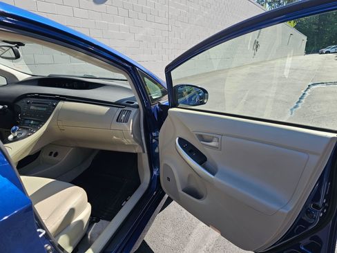 Used 2010 Toyota Prius Five FWD image 11