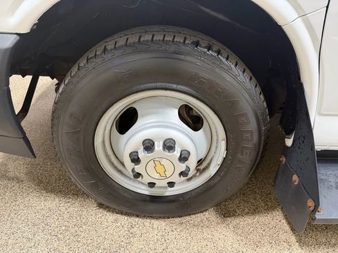 Used 2019 Chevrolet Express 3500 w/ School Bus Package image 59