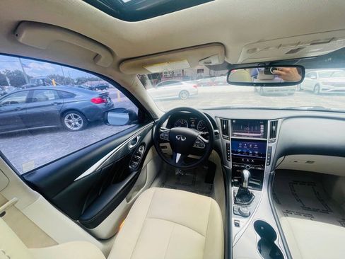 Used 2017 INFINITI Q50 Signature Edition w/ All Weather Package (L93) RWD image 17