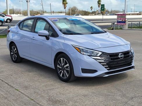 Used 2025 Nissan Versa SV image 25