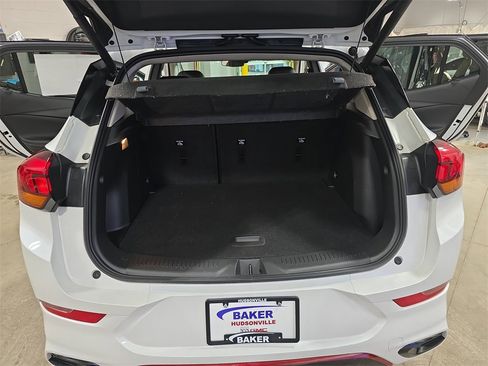 Used 2022 Buick Encore GX Select w/ Sport Touring Package image 12