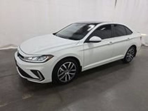 Used 2026 Volkswagen Jetta SE FWD image 23