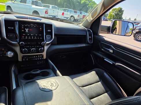 Used 2019 RAM 1500 Laramie AWD/4WD image 13