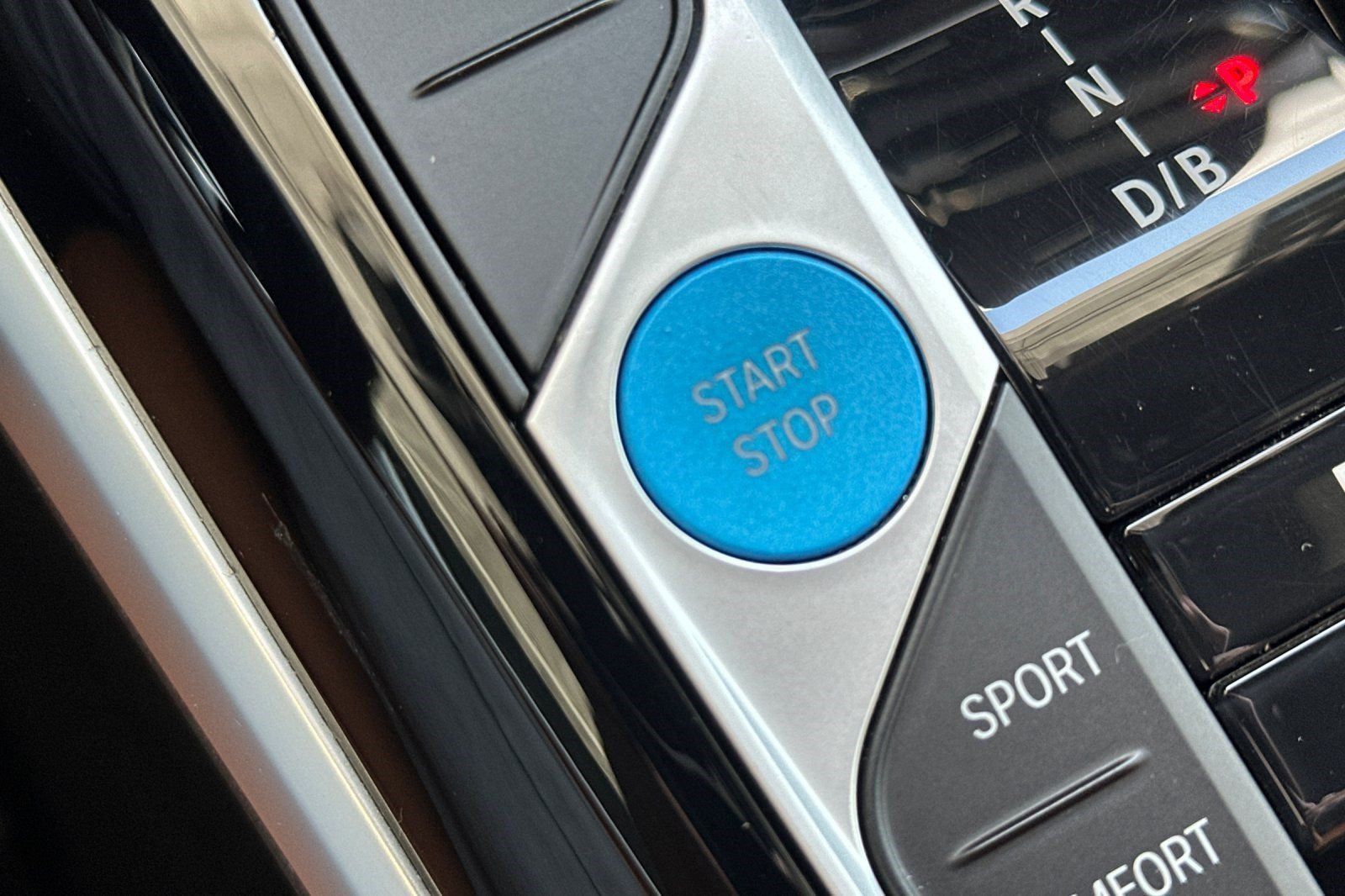 Certified 2024 BMW i4 eDrive35 w/ Convenience Package RWD image 28