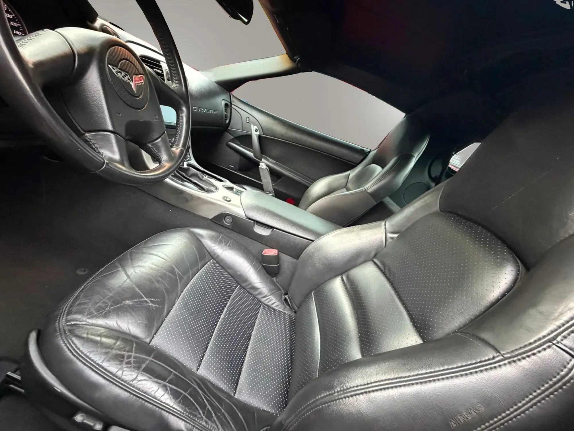 Used 2005 Chevrolet Corvette Coupe w/ Preferred Equipment Group RWD image 11
