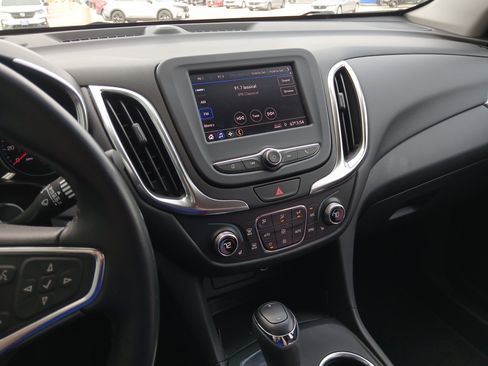 Used 2021 Chevrolet Equinox LT image 11