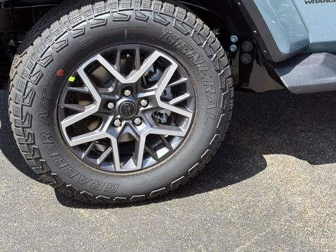 New 2026 Jeep Wrangler Unlimited Sahara AWD/4WD image 5