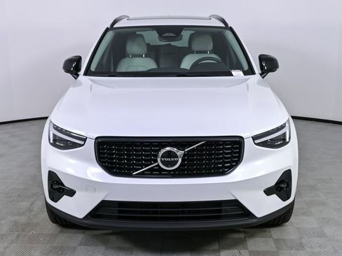 Certified 2026 Volvo XC40 B5 Plus w/ Protection Package Premier image 36