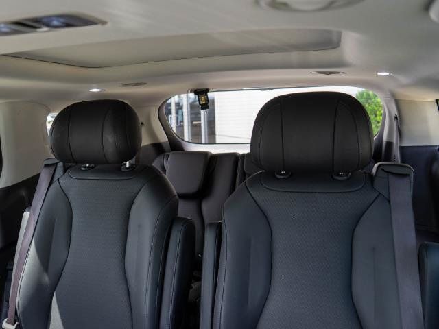 Certified 2025 Kia Carnival SX Prestige FWD image 13