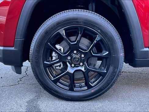 New 2026 Jeep Compass Latitude image 10