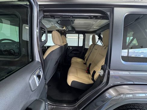 Used 2021 Jeep Wrangler Unlimited Sahara w/ LED Lighting Group AWD/4WD image 18