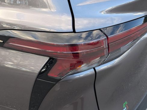 Used 2023 Toyota Sienna XLE image 20