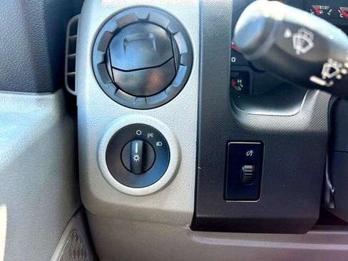 Used 2015 Ford E-350 and Econoline 350 Super Duty image 17