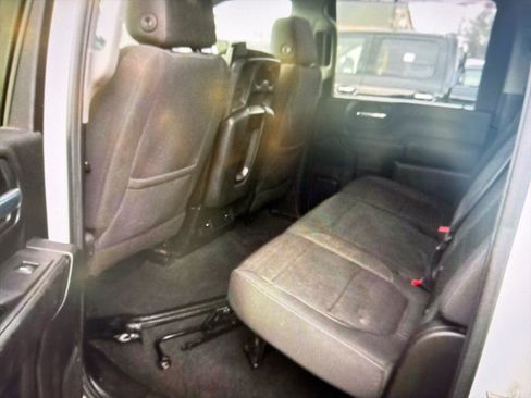 Used 2020 Chevrolet Silverado 3500 LT image 6