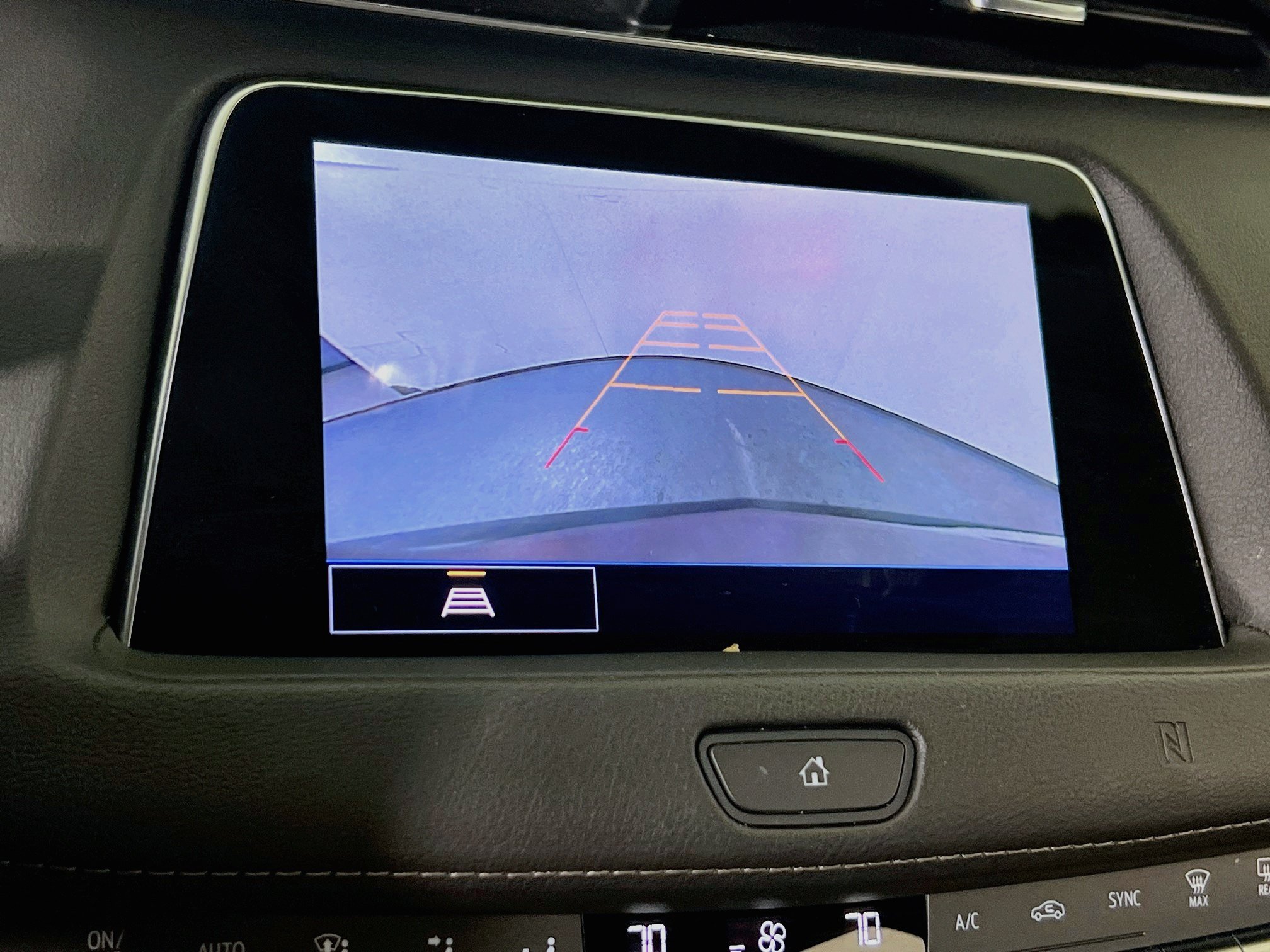 Used 2021 Cadillac XT4 Premium Luxury w/ Cold Weather Package AWD/4WD image 13