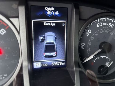 Used 2021 Toyota Tacoma TRD Off-Road w/ Technology Package image 9