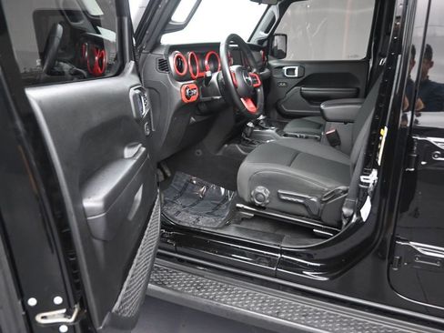 Used 2021 Jeep Gladiator Sport AWD/4WD image 11