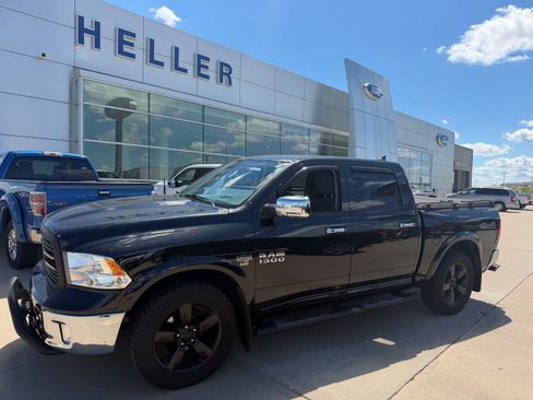 Used 2018 RAM 1500 SLT AWD/4WD image 3